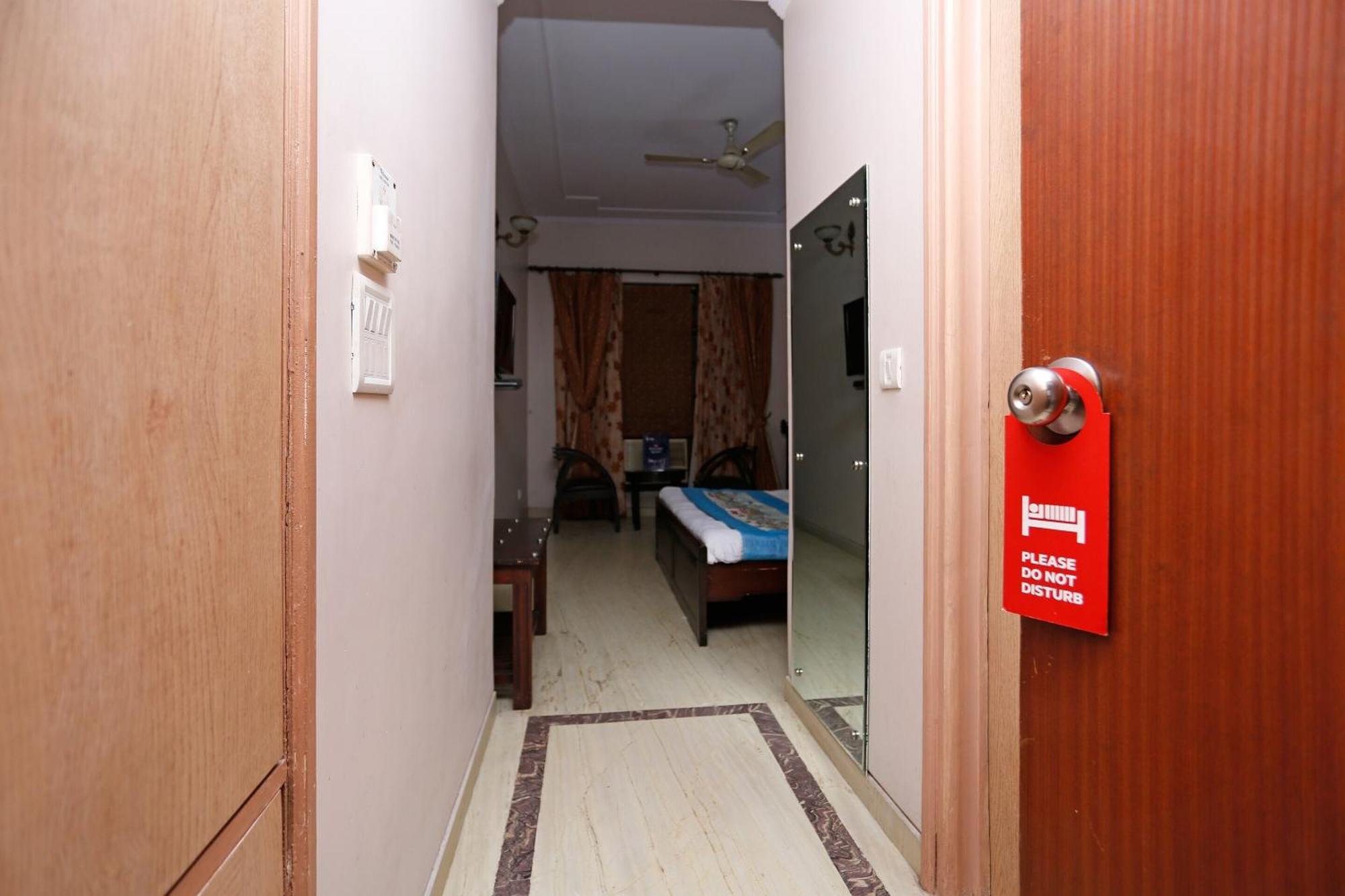 OYO 5401 Hotel Mid Town Delhi  Exterior foto