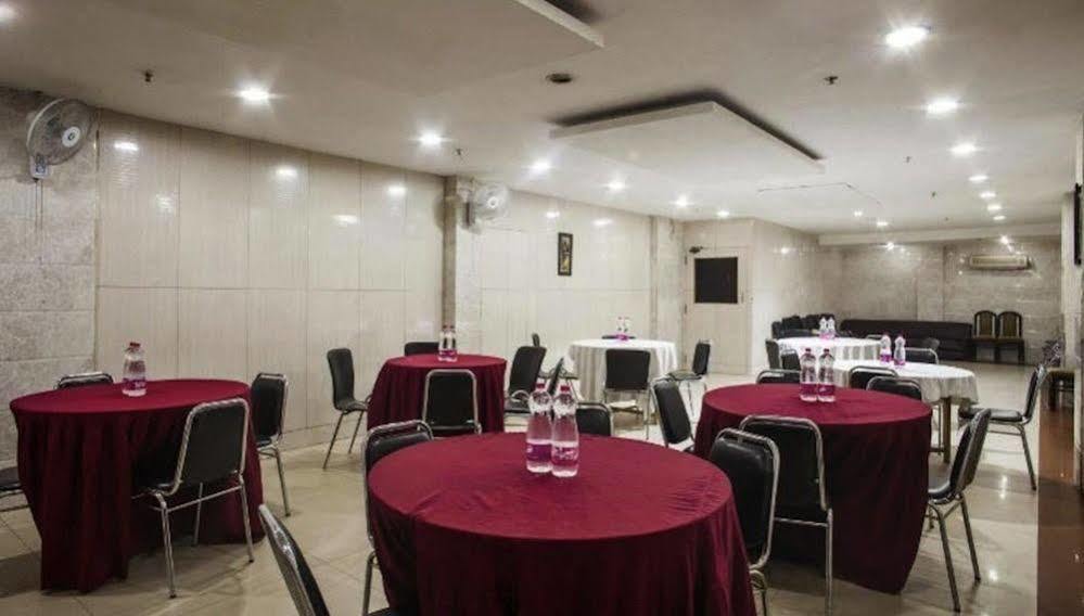 OYO 5401 Hotel Mid Town Delhi  Exterior foto